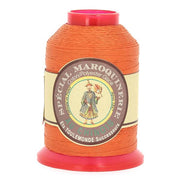 Bobine de 700m de fil polyester coton orange pour maroquinerie, marque Fil au Chinois, 28/3, 0,45mm.