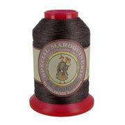 Bobine de 700m de fil polyester coton spécial maroquinerie Fil au Chinois, marron 0,45mm, vue de la bobine en gros plan.