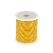 Lacet en cuir rond jaune de 2 mm de diamètre de 1 mètre, fabriqué par Deco Cuir, pour chaussures ou accessoires.