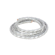 Lacet en cuir pigmenté rond tressé de 3 mm de diamètre, de marque Deco Cuir, couleur argent.