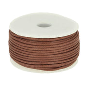 Bobine de 25m de cordon en coton tressé ciré marron de la marque Deco Cuir, idéal pour projets de mercerie et couture.