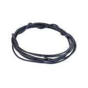 Lacet en cuir teinté rond de 1mm de couleur bleu denim, fabriqué par Deco Cuir, pour chaussures élégantes et durables.