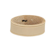 Passant de ceinture en cuir végétal naturel, fabriqué par Deco Cuir, montrant la texture et la couleur du matériau.