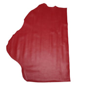 Peau de cuir de veau rouge Satinlys, texture lisse et élégante, vue en gros plan pour utilisation en maroquinerie ou couture.
