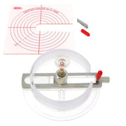 Cutter circulaire NT Cutter IC-1500P, outil de coupe japonais, avec lame de 1,8 à 17 cm, en action sur une surface de travail.