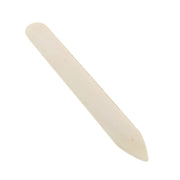 Lissette en os droit de 16 cm, outil artisanal, fabriqué par Autres, visible avec manche en os blanc et lame droite.