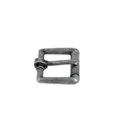 Boucle de ceinture à rouleau YOU en bouclerie, finition métallique, vue rapprochée sur la boucle en détail.