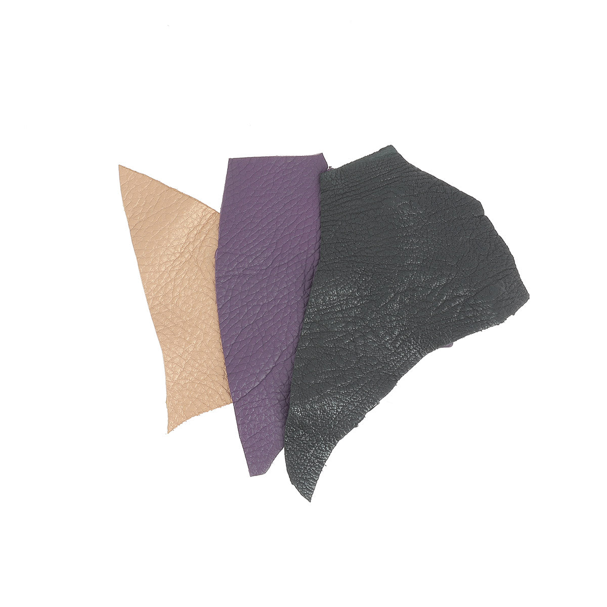 Échantillon de cuir Deco Cuir montrant la texture et la couleur du matériau pour demande d'échantillons.