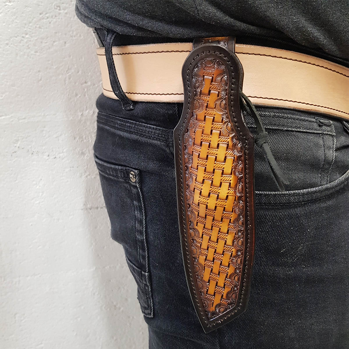 etui-cuir-repoussage-teinture.jpg