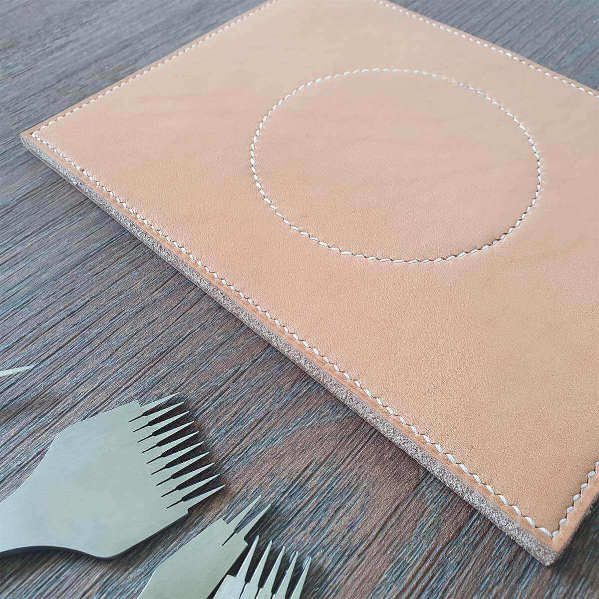 Formation cuir couture point sellier - Initiation et perfectionnement - Deco Cuir