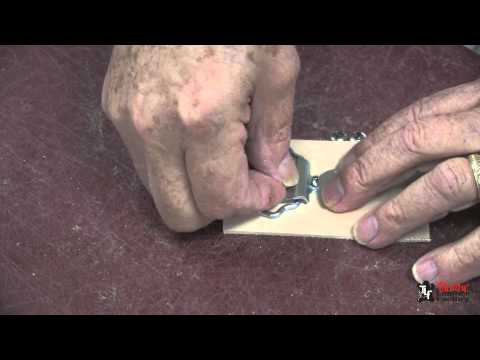 Crochet et anneau pour boucle de ceinturon