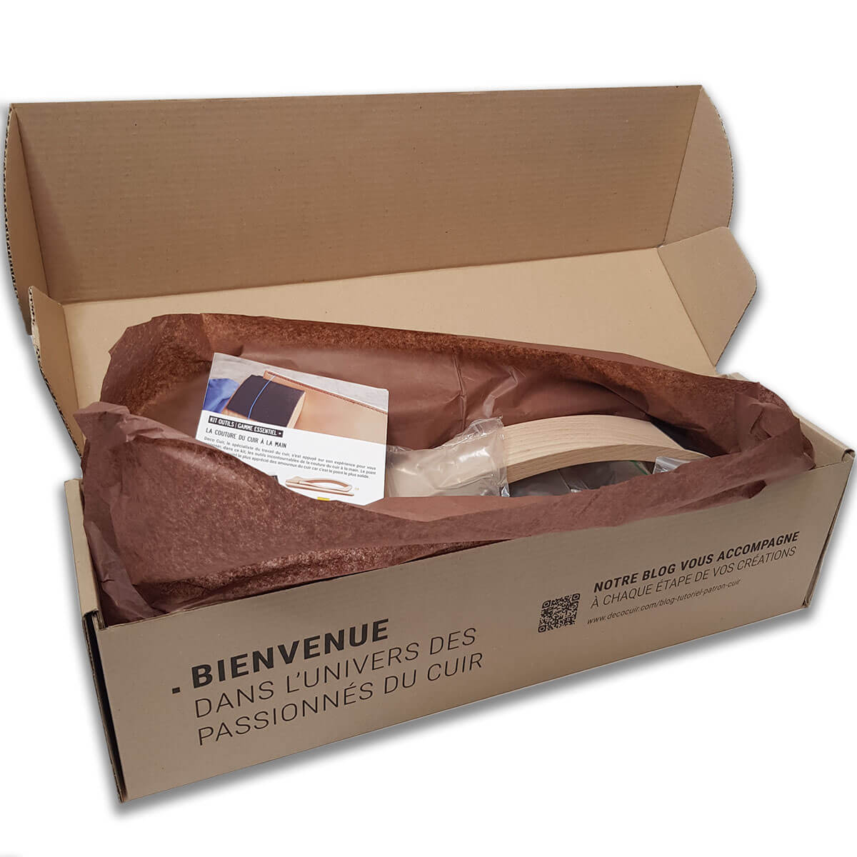 Lit 140 x 190 avec sommier APOANA en bois massif coloris châtaignier Lit 140 x 190 avec sommier APOANA en bois massif coloris châtaignier