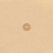 Matoir Tandy Leather avec manche Seeder petit soleil 6,5 mm, outil pour cuir, image montrant la surface du matoir avec motif en soleil.