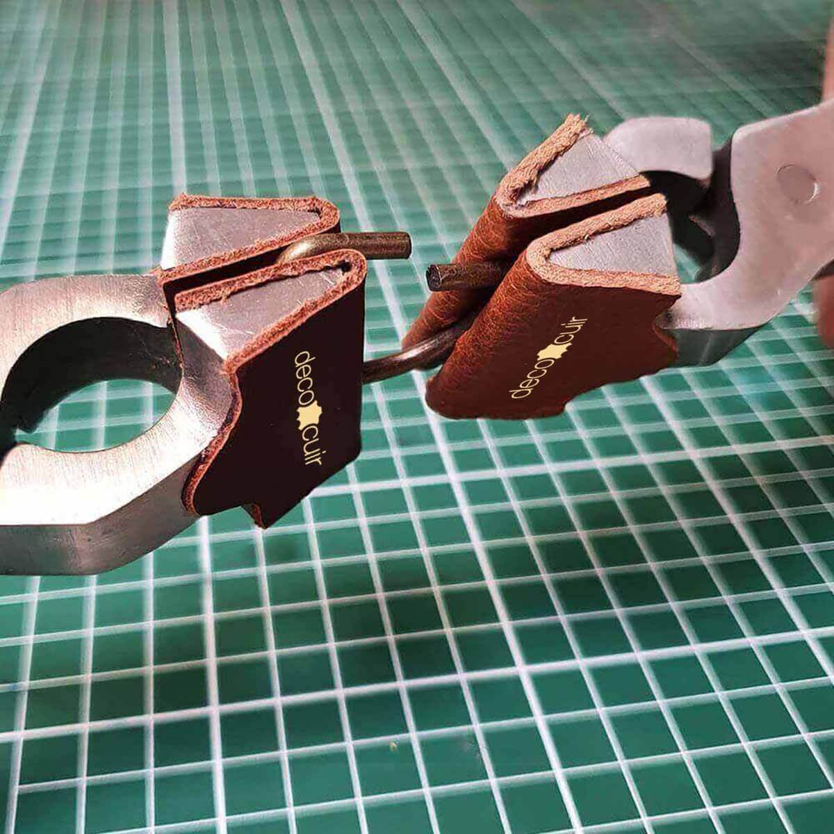 pince-cuir-travail-zoom.jpg