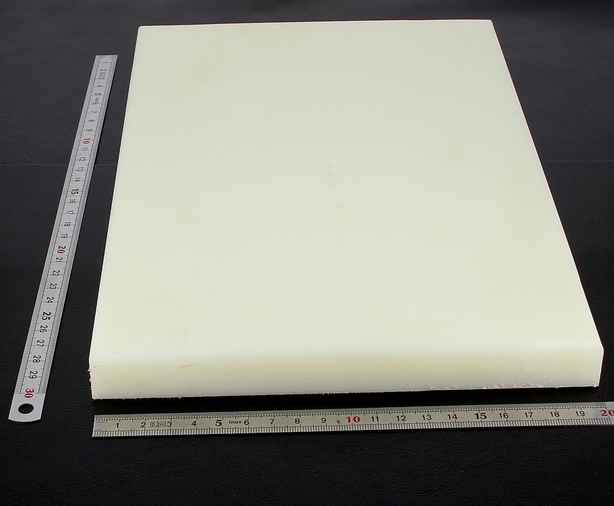 Billot de découpe en ERTALON 300 x 200 mm - Epaisseur 20mm - Deco Cuir